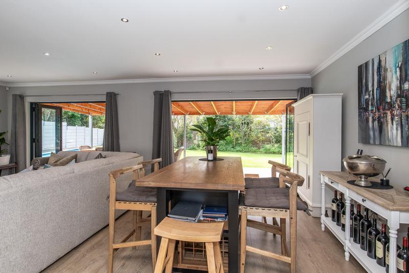 5 Bedroom Property for Sale in Constantia Western Cape